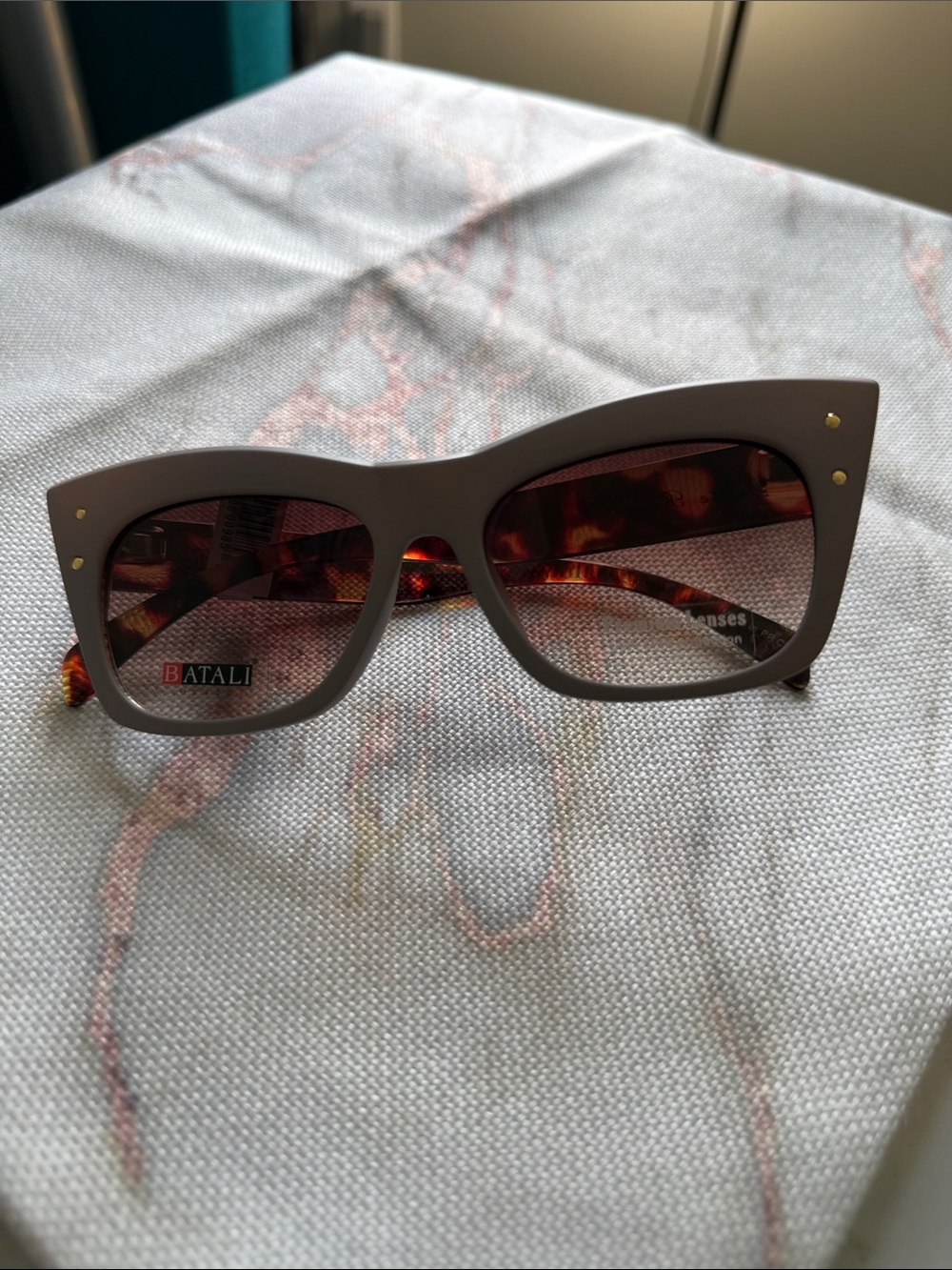 Women's Matte Taupe Cat-Eye Sunglasses - Taupe Frame, Tortoiseshell Temples